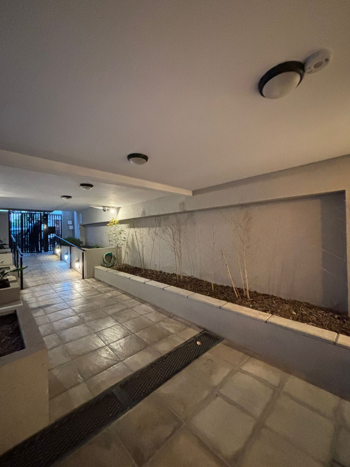 Departamento · Pinto 1000 · Frente — foto 1